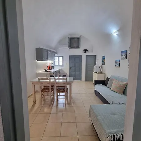 “tree Of Life “ Traditional Cave House Apartment